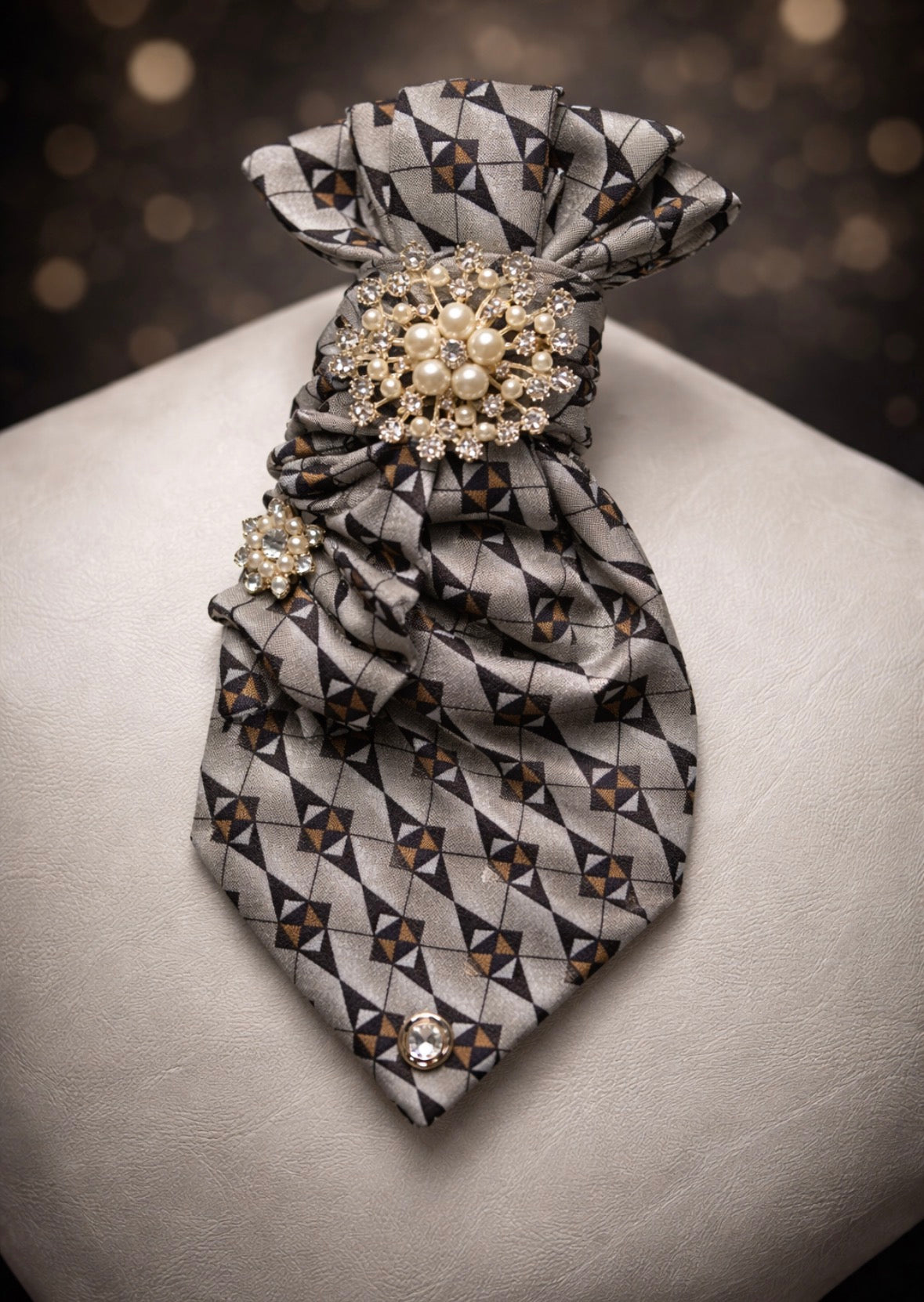 Crowned Victory Knot